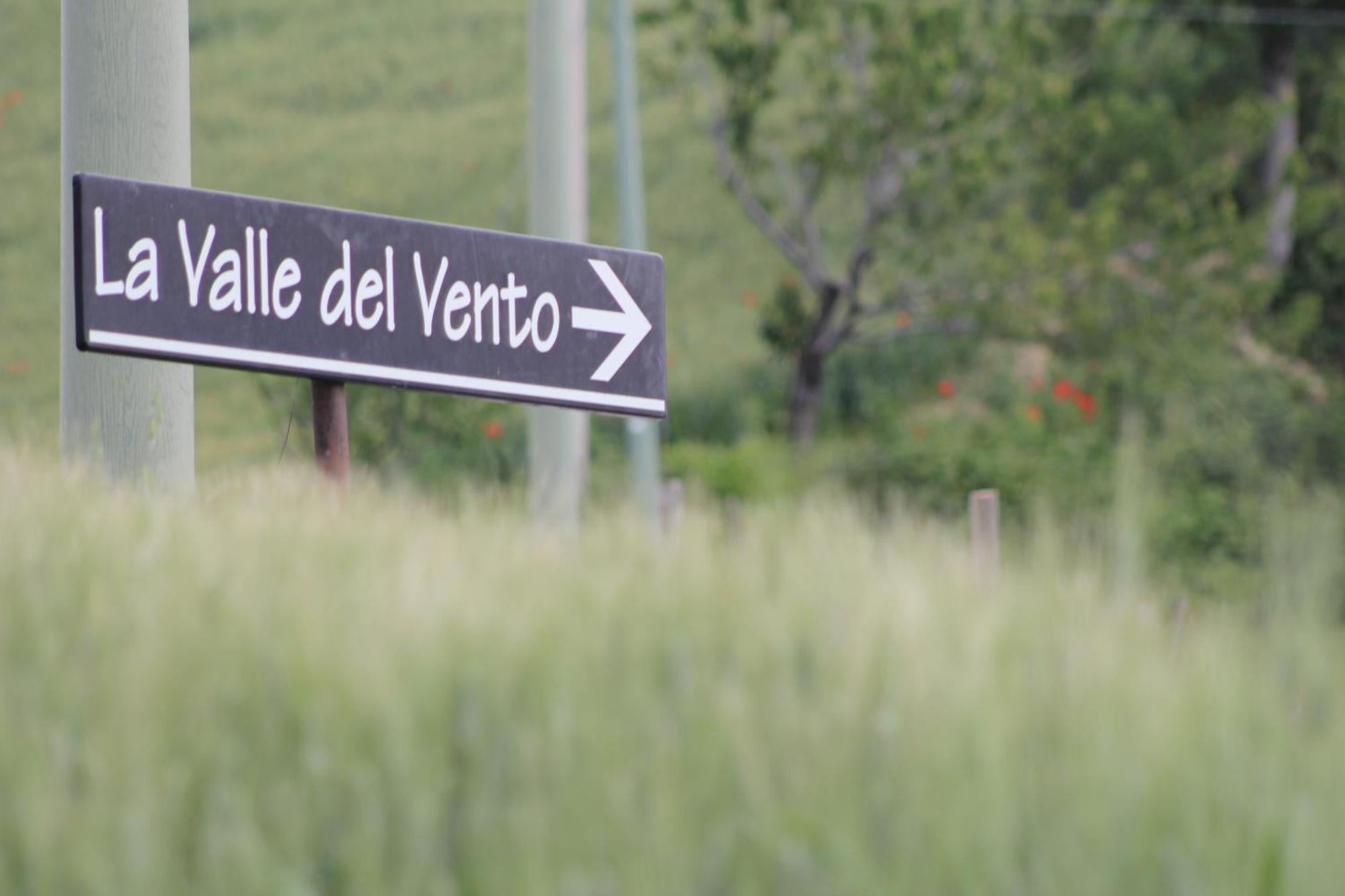Agriturismo La Valle Del Vento Урбіно Екстер'єр фото